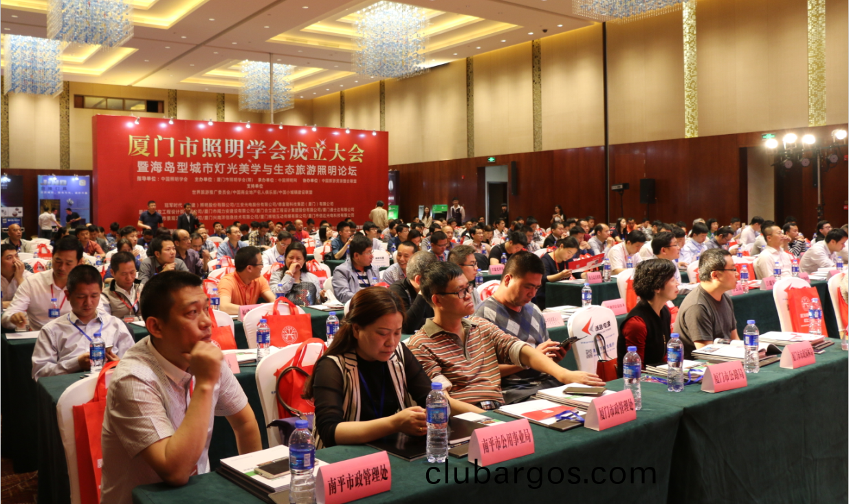 賞海島之美 品(pin)燈光之魂(hun)