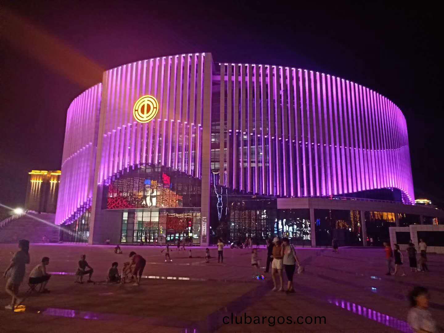 踐(jian)行工匠(jiang)精神(shen)，我(wo)們繼續(xu)砥礪前行(xing)